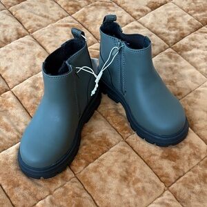 NWT Zara Gray Ankle Boots size 8